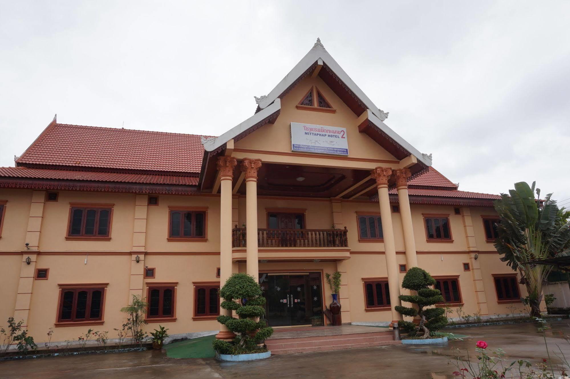 Mittaphap Hotel II Luang Prabang Exterior photo